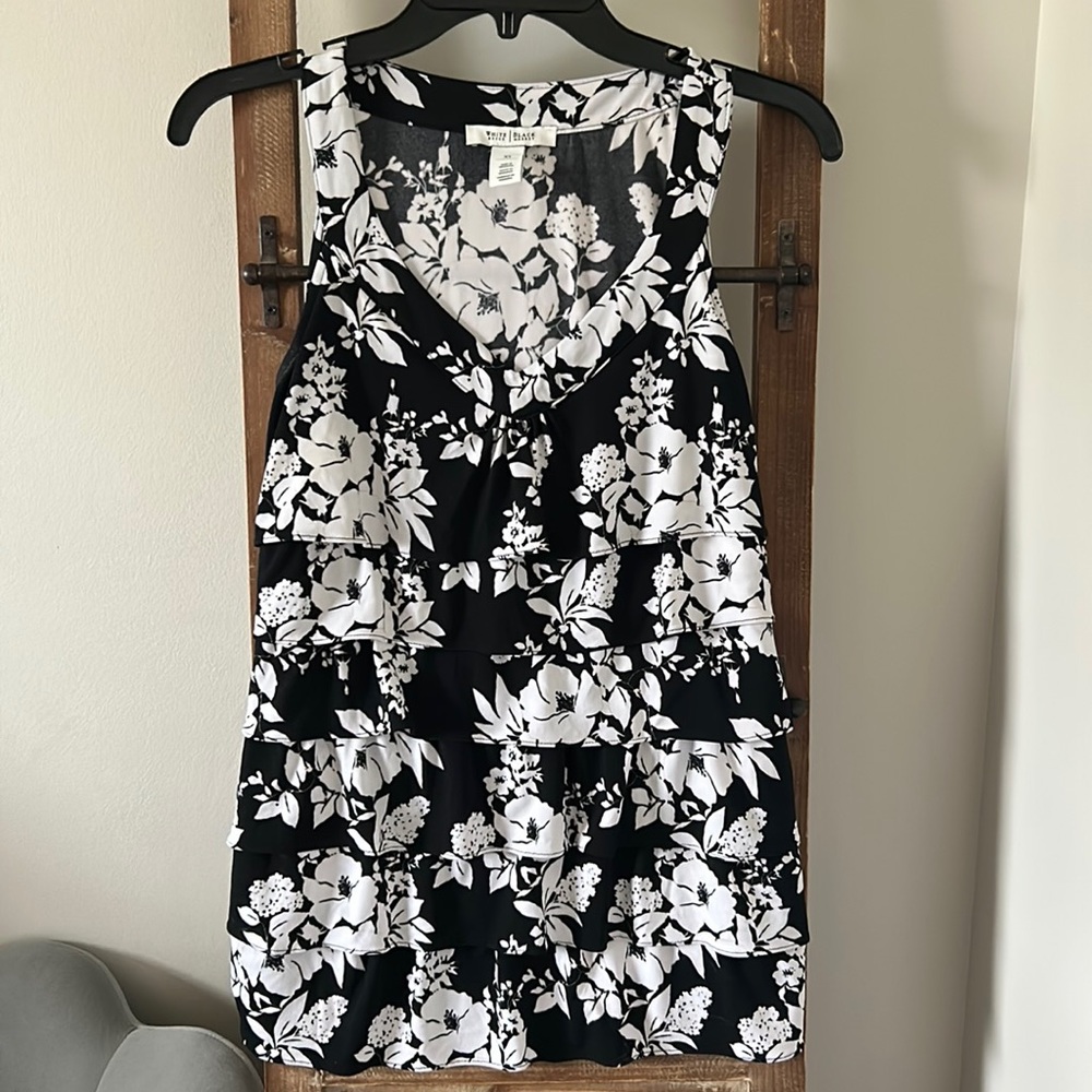 White House black market tank top black and white floral.